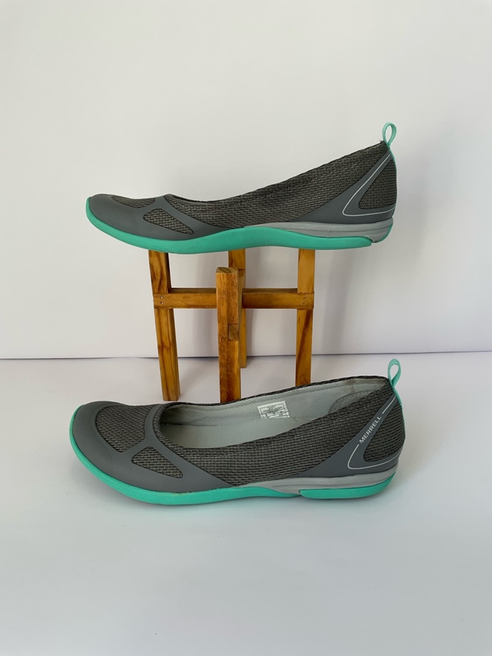 Merrell Ceylon Sport Gray Knit Slip-On Ballet Flats with Teal-Green Sole Accent - Picture 5 of 9